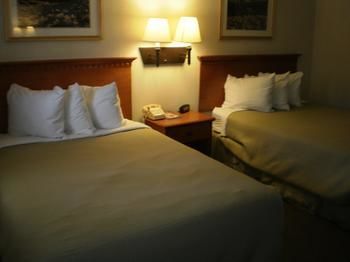 Main Motel - An Independent Magnuson Hotel อีลี ภายนอก รูปภาพ